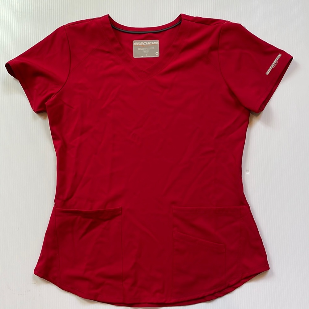 USA - Skechers v-neck red scrub top by barco.  Women’s size Small